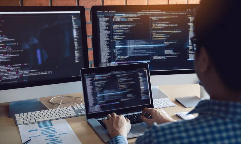 数据科学选型：R与Python如何赋能常州网站建设？